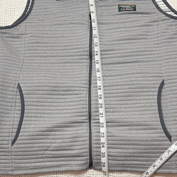 L.L. Bean Light Gray Quilted Vest - Picture 5 of 5